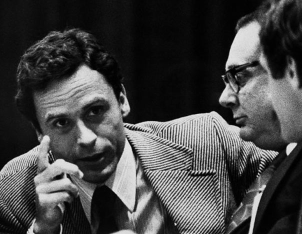  Experiencia Judicial Notoria de Ted Bundy (1979)Juicio de Ted Bundy (1979) 