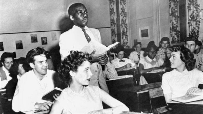   Logro legal que erradicó segregación racial escolar.   Eliminación de la segregación racial en la educación pública de Estados Unidos 
