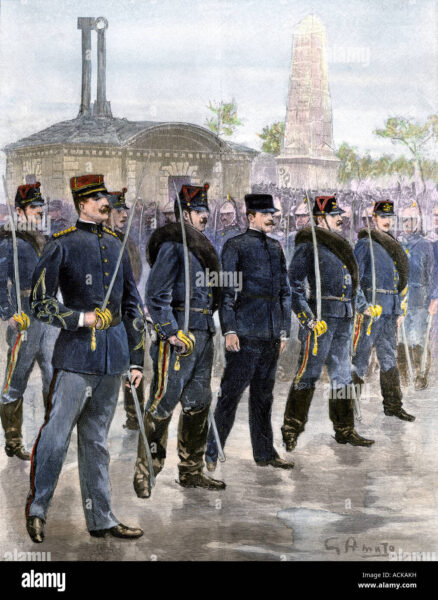   La controvertida rehabilitación de Alfred Dreyfus: división en Francia. Juicio por traición a Alfred Dreyfus: la controversia que marcó a Francia